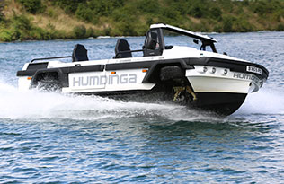 Humdinga p2 – right side view on water